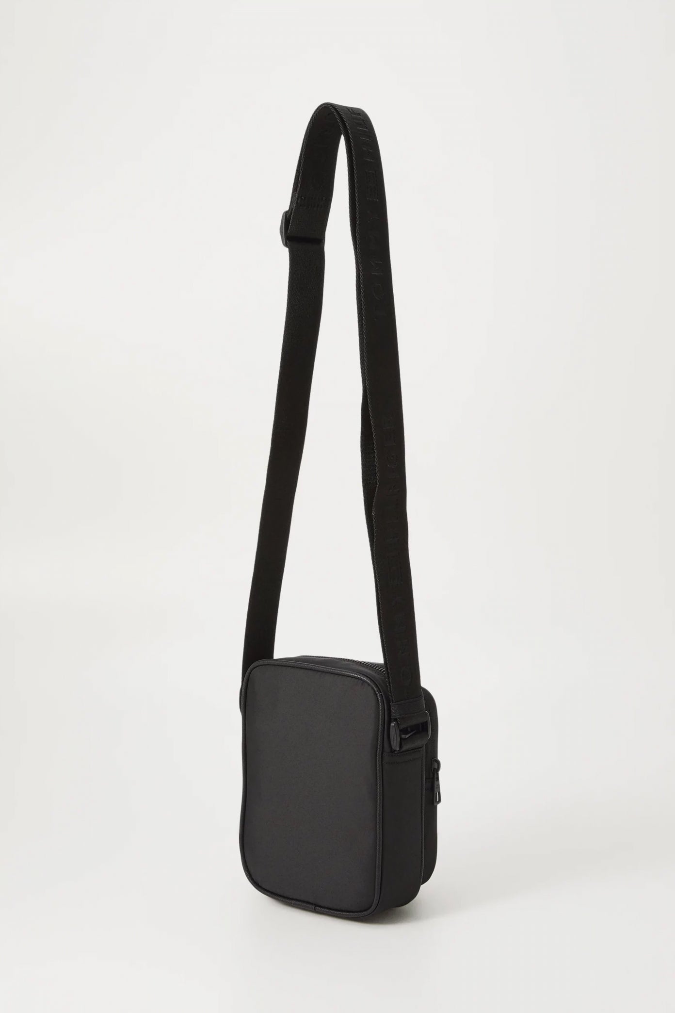 TOMMY HILFIGER AMAM en color NEGRO (3)
