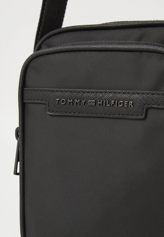 TOMMY HILFIGER AMAM en color NEGRO (4)