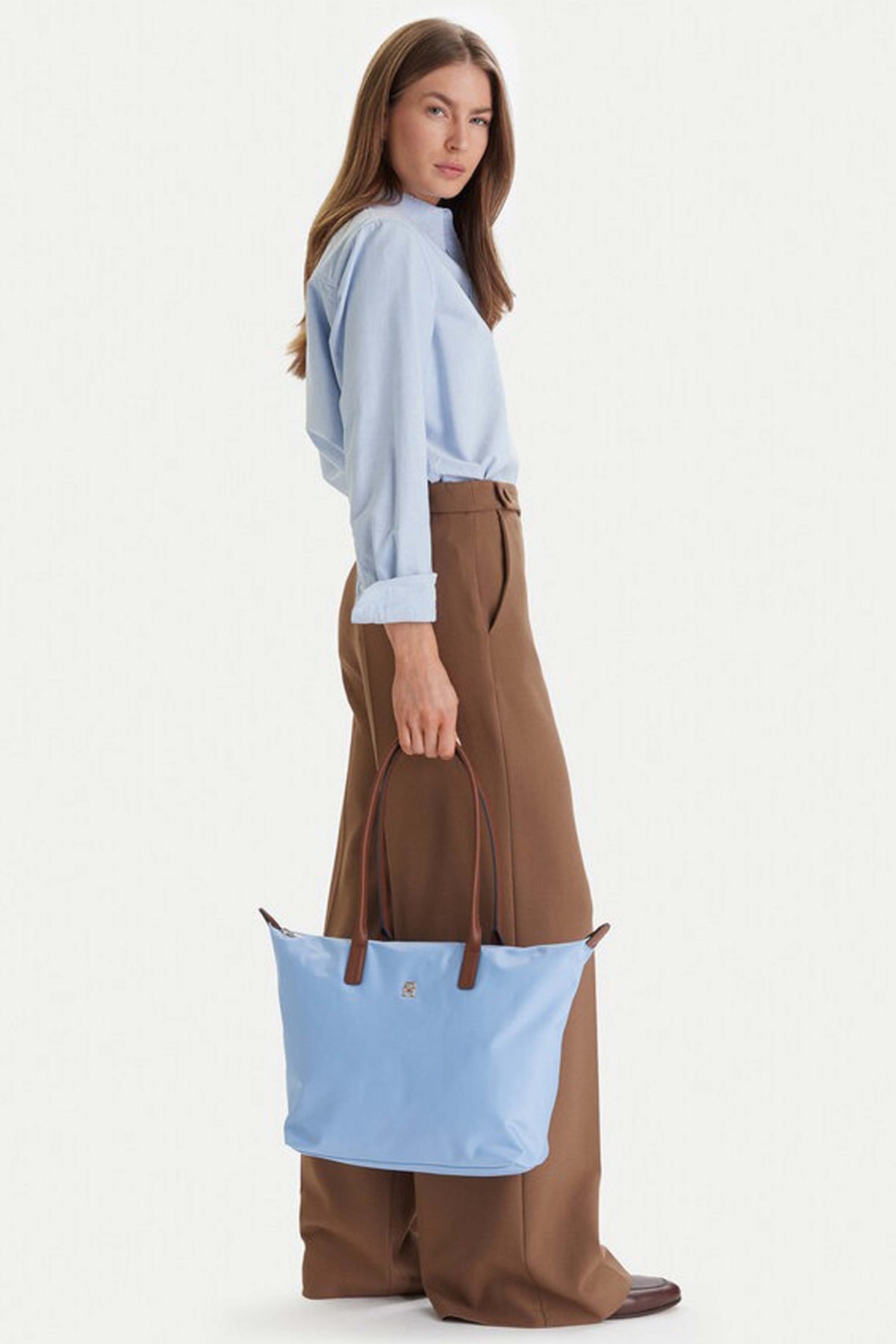 TOMMY HILFIGER POPETTE TOTE en color AZUL (1)