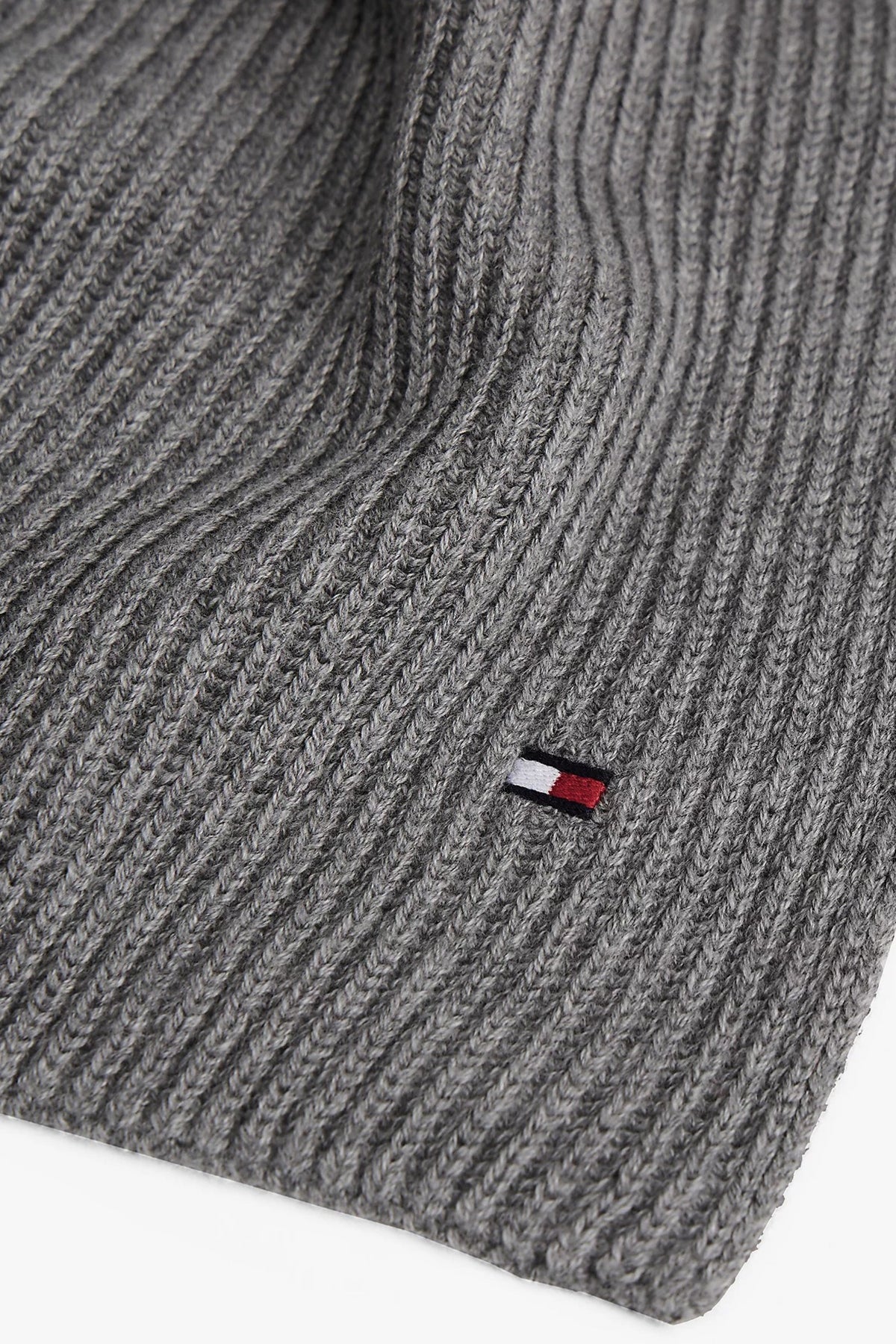 TOMMY HILFIGER TH FLAG PIMA COTTON CASH en color GRIS (2)