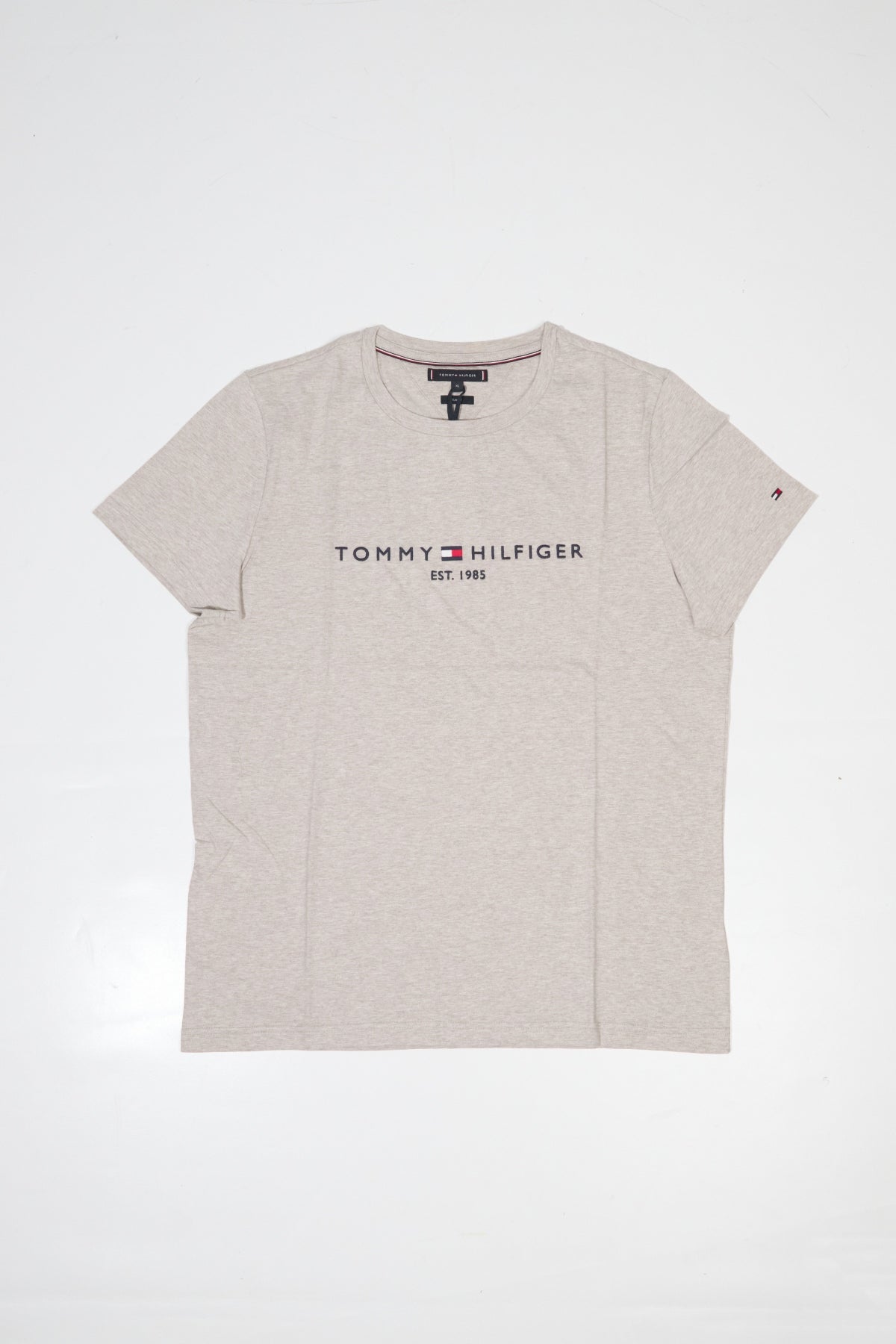 TOMMY HILFIGER TOMMY LOGO TEE en color BEIS (1)