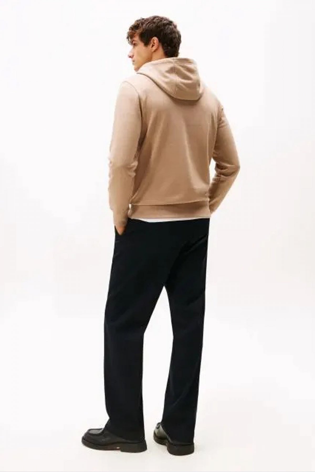 TOMMY HILFIGER LINEAR FLAG GRAPHIC HOOD en color MARRON CLARO (3)