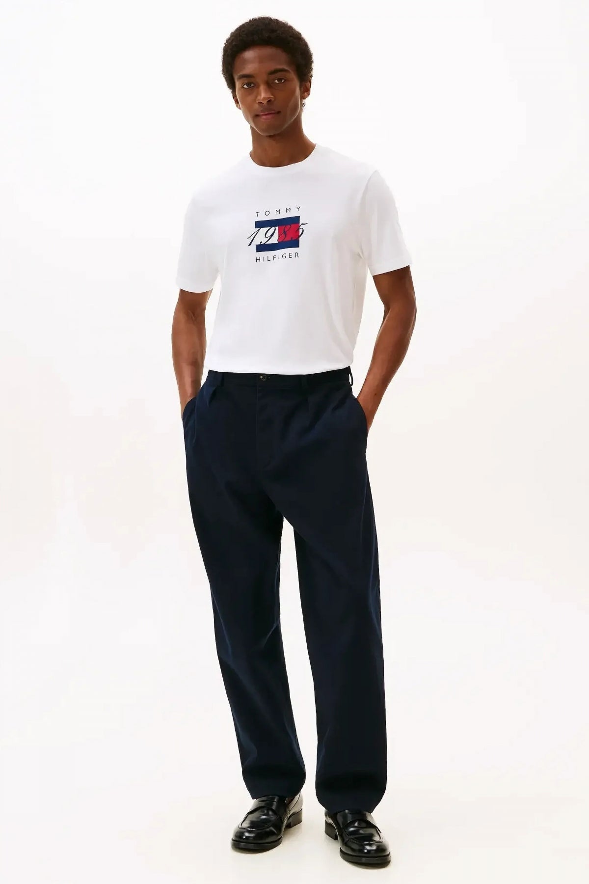 TOMMY HILFIGER LINEAR FLAG GRAPHIC TEE en color BLANCO (4)