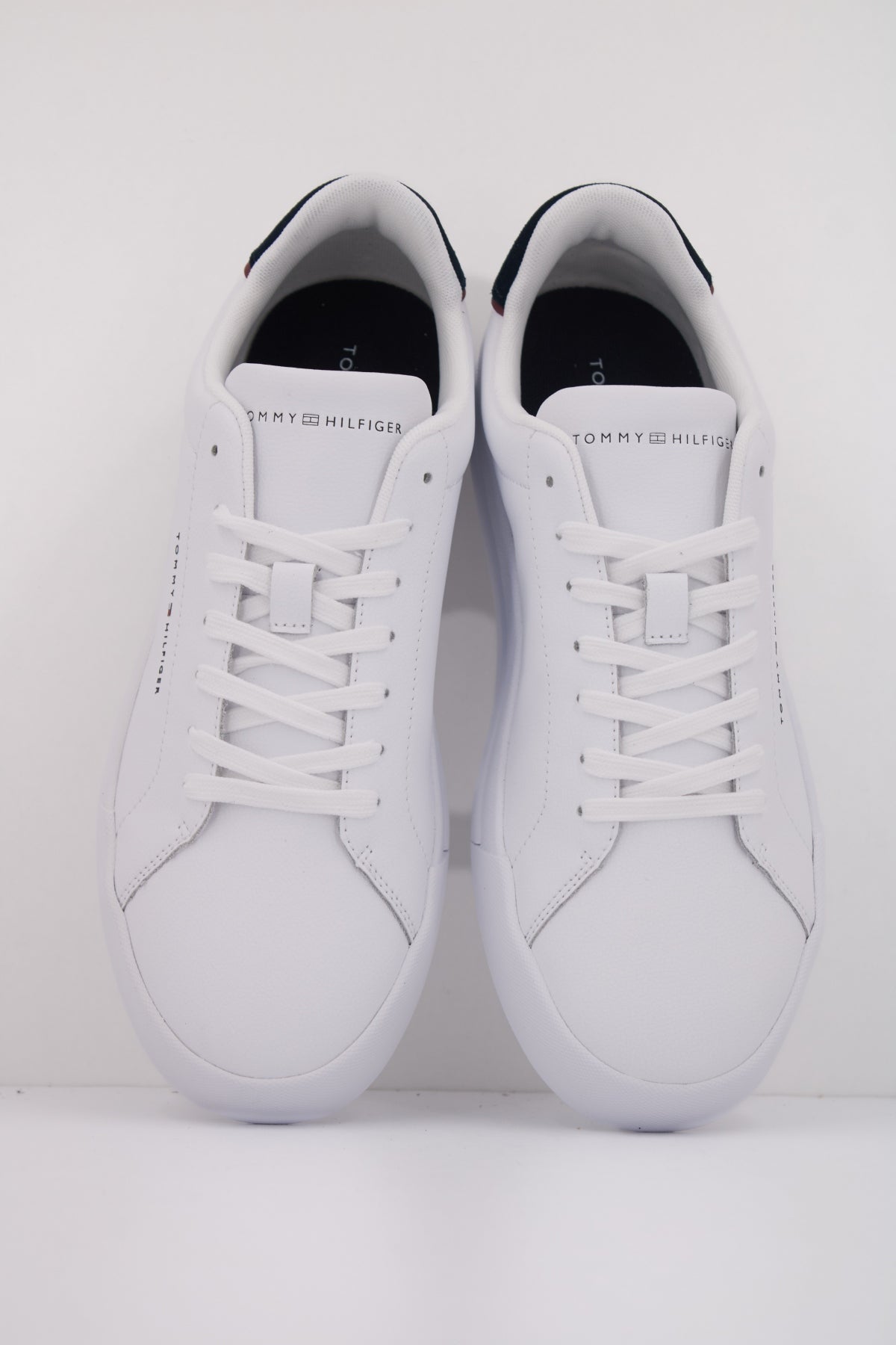 TOMMY HILFIGER FMFM en color BLANCO (3)