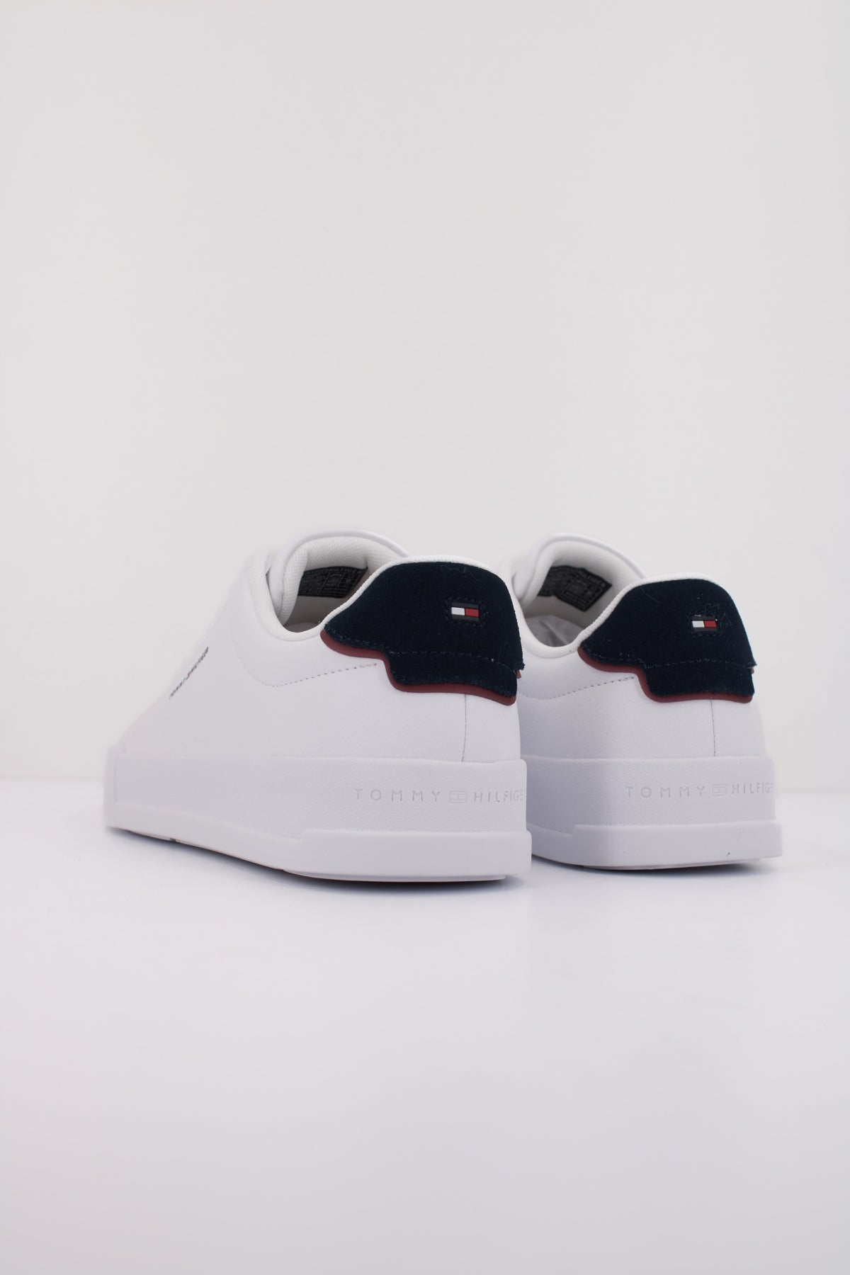 TOMMY HILFIGER FMFM en color BLANCO (4)