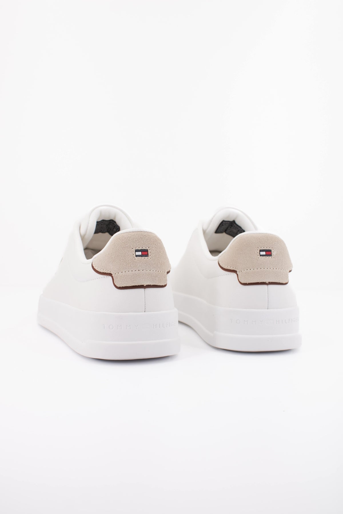 TOMMY HILFIGER FMFM en color BLANCO (4)