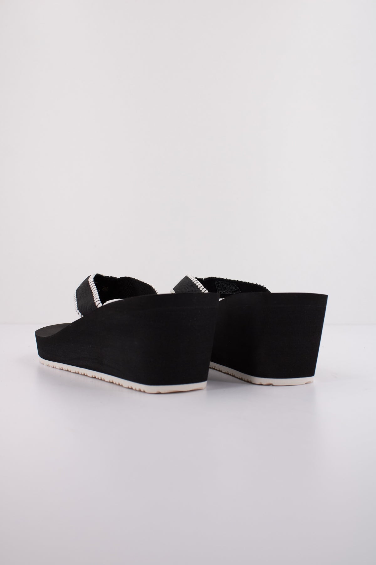 TOMMY HILFIGER DALYA en color NEGRO (4)