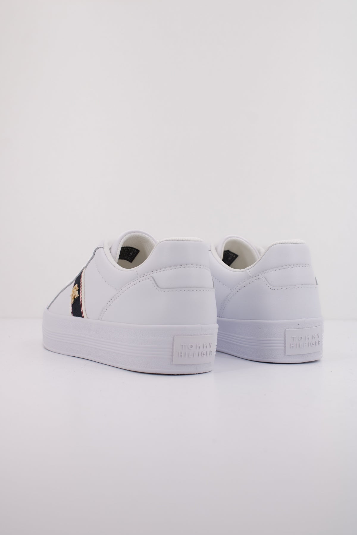 TOMMY HILFIGER KELSEY en color BLANCO (4)