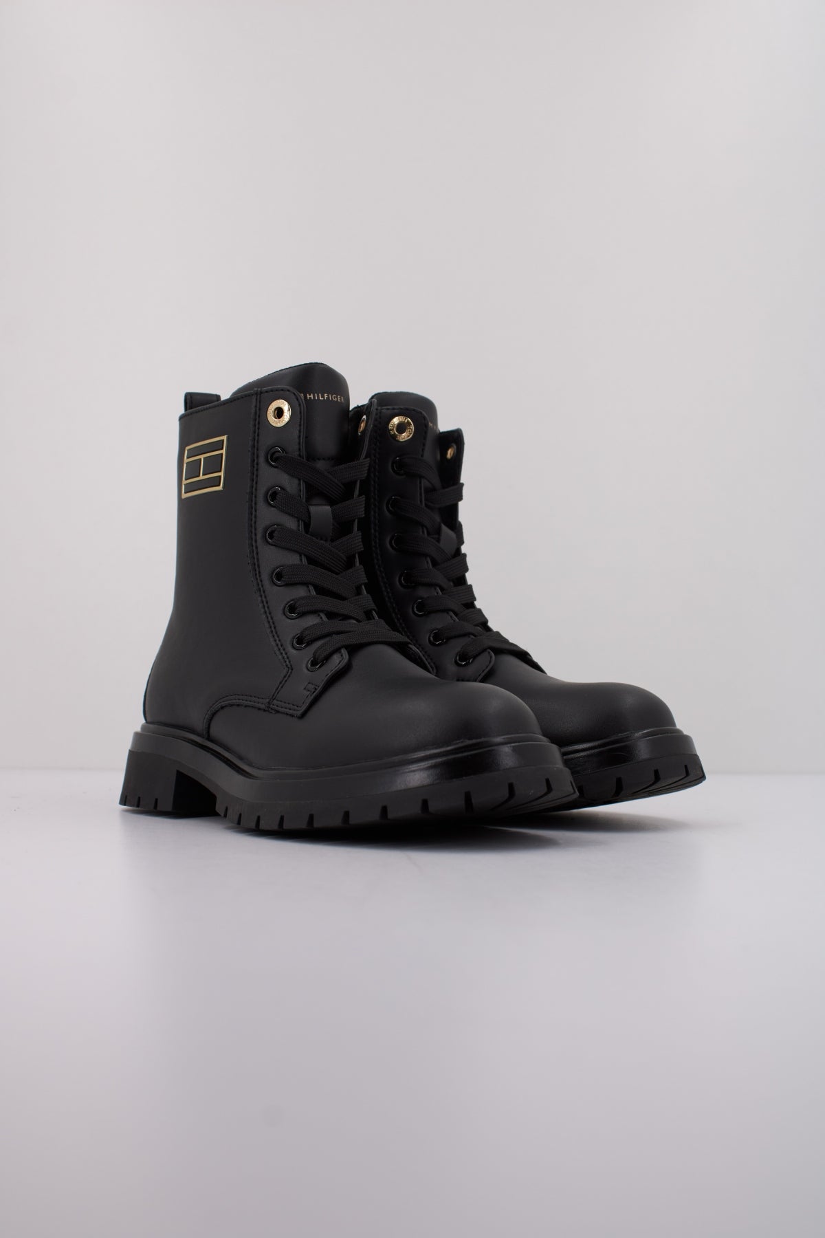 TOMMY HILFIGER BOOTIE ASHLYN en color NEGRO (2)