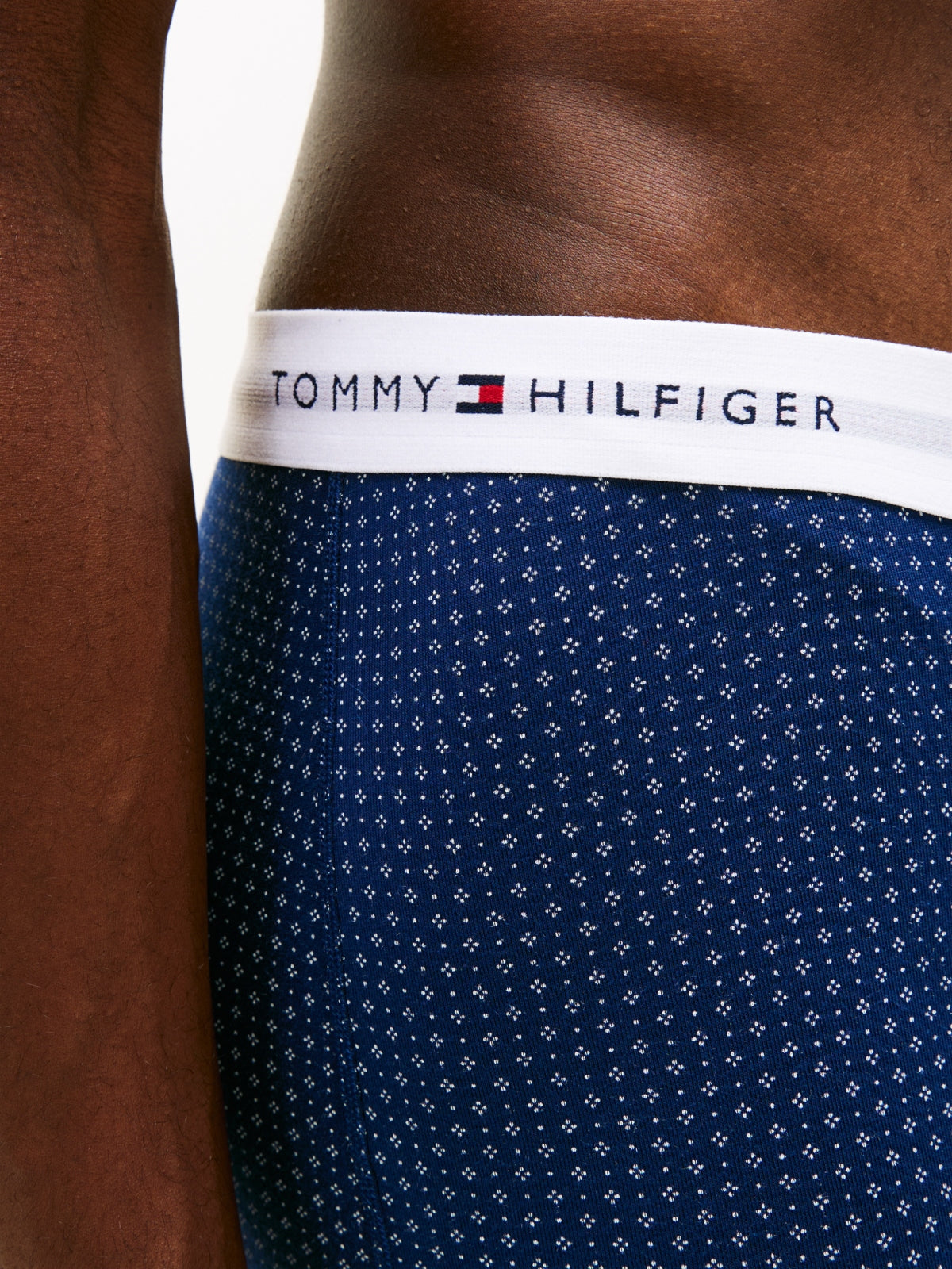 TOMMY HILFIGER UMUM en color NEGRO (5)