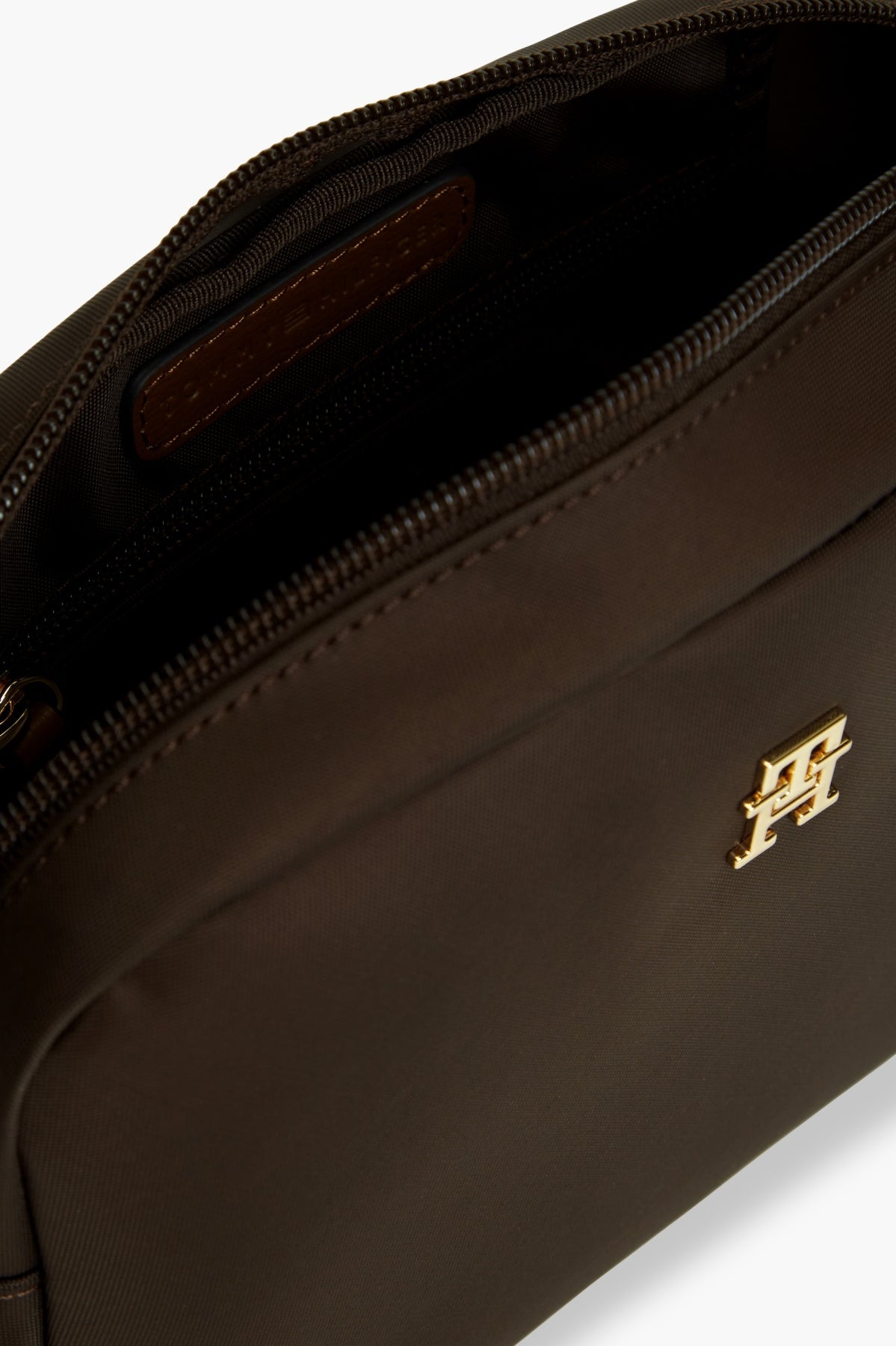 TOMMY HILFIGER AWAW POPETTE CAMERA BAG en color MARRON (3)