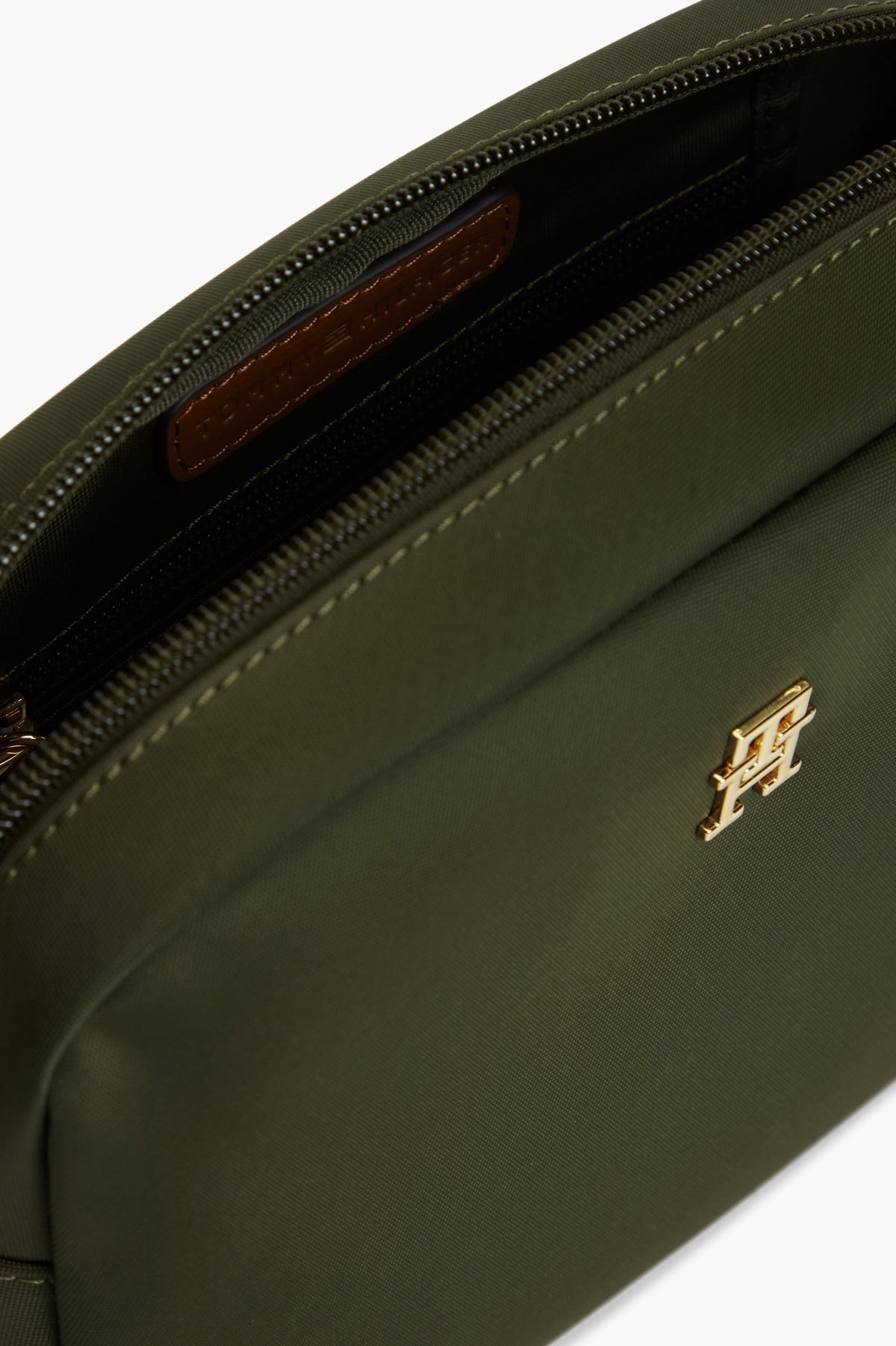TOMMY HILFIGER AWAW POPETTE CAMERA BAG en color VERDE (3)
