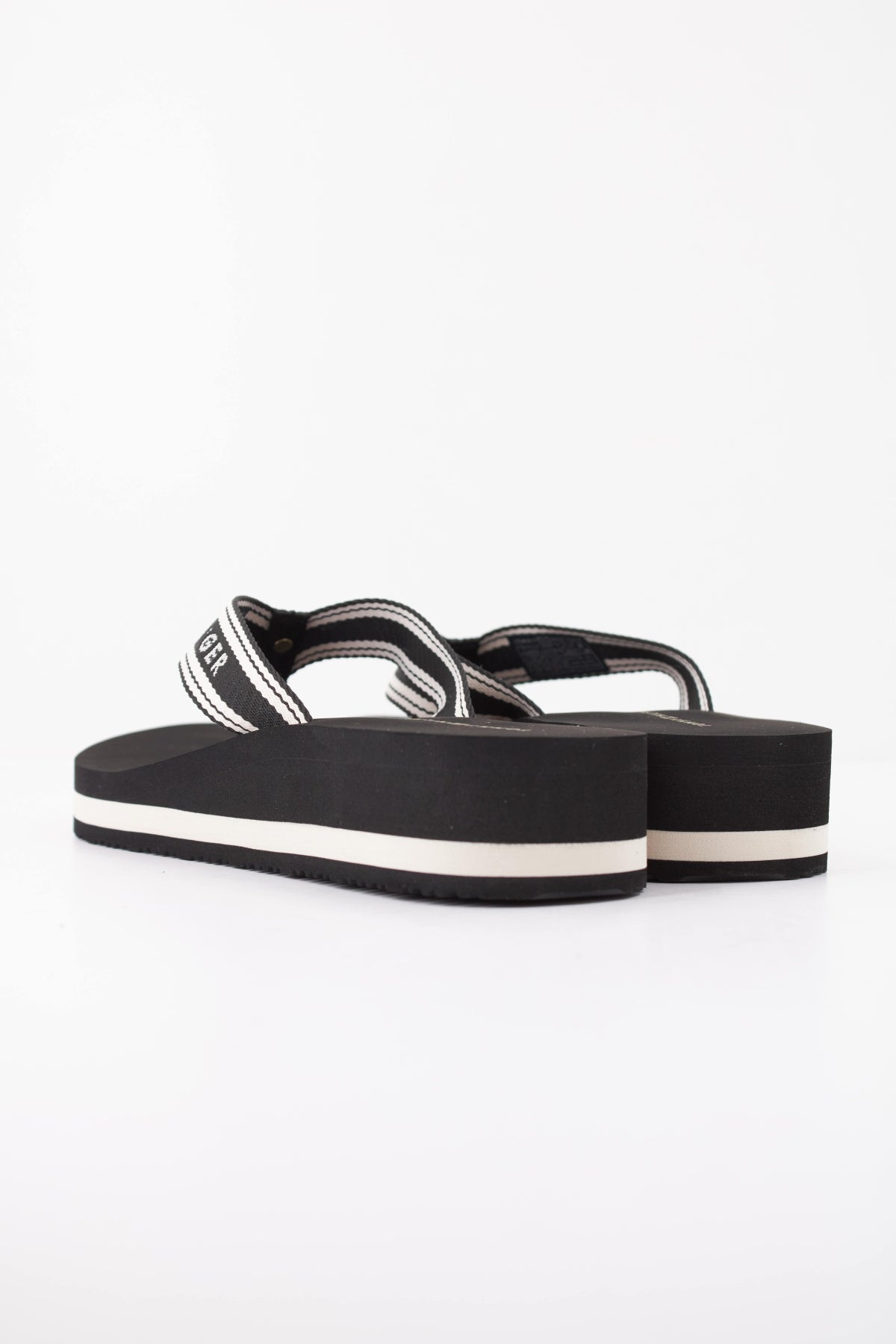 TOMMY HILFIGER RIRI en color NEGRO (4)