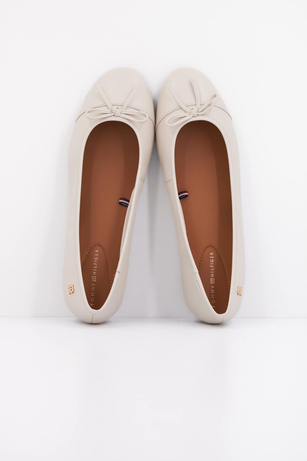 TOMMY HILFIGER MARTINA en color BLANCO (3)