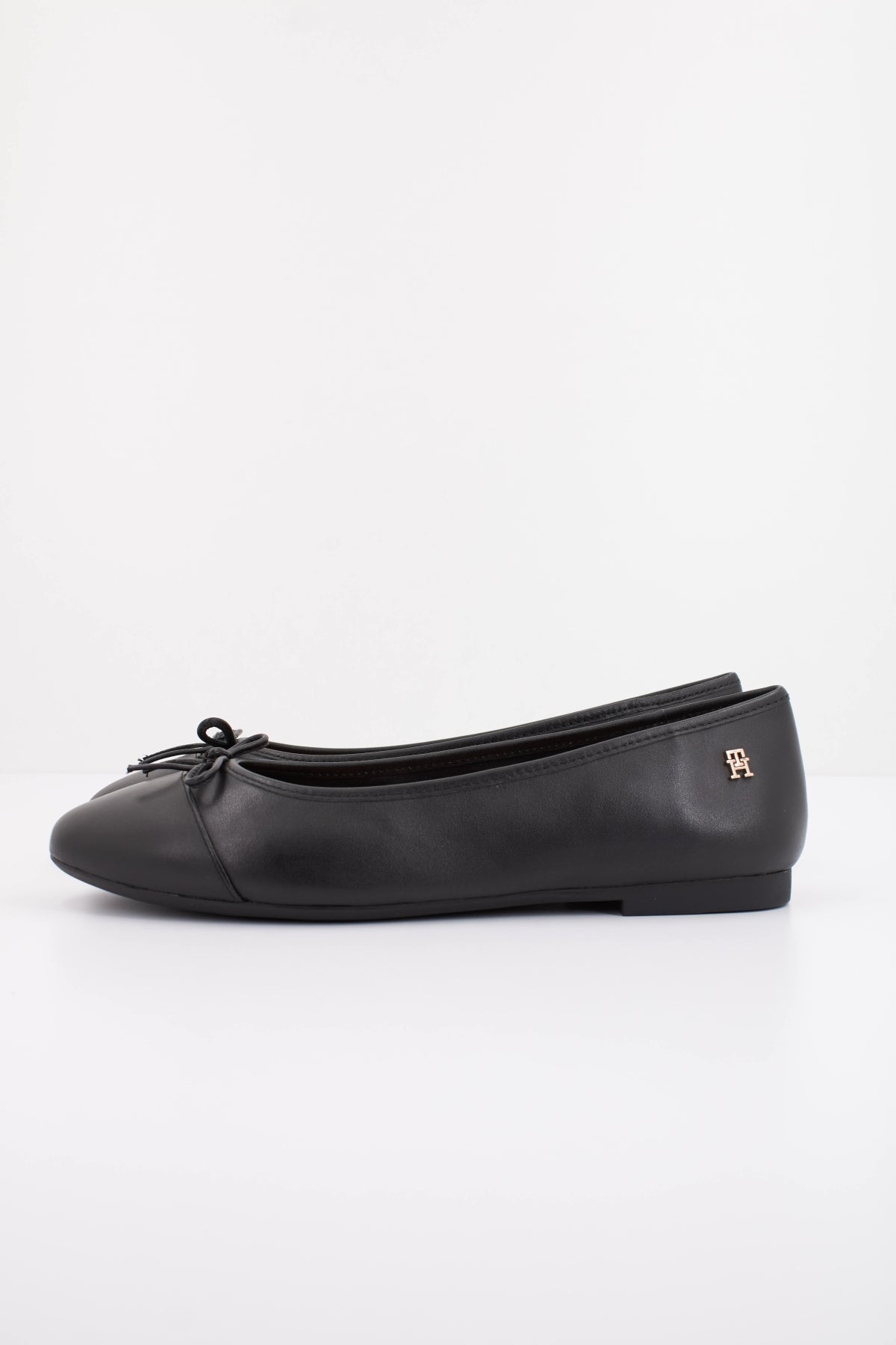 TOMMY HILFIGER MARTINA en color NEGRO (1)