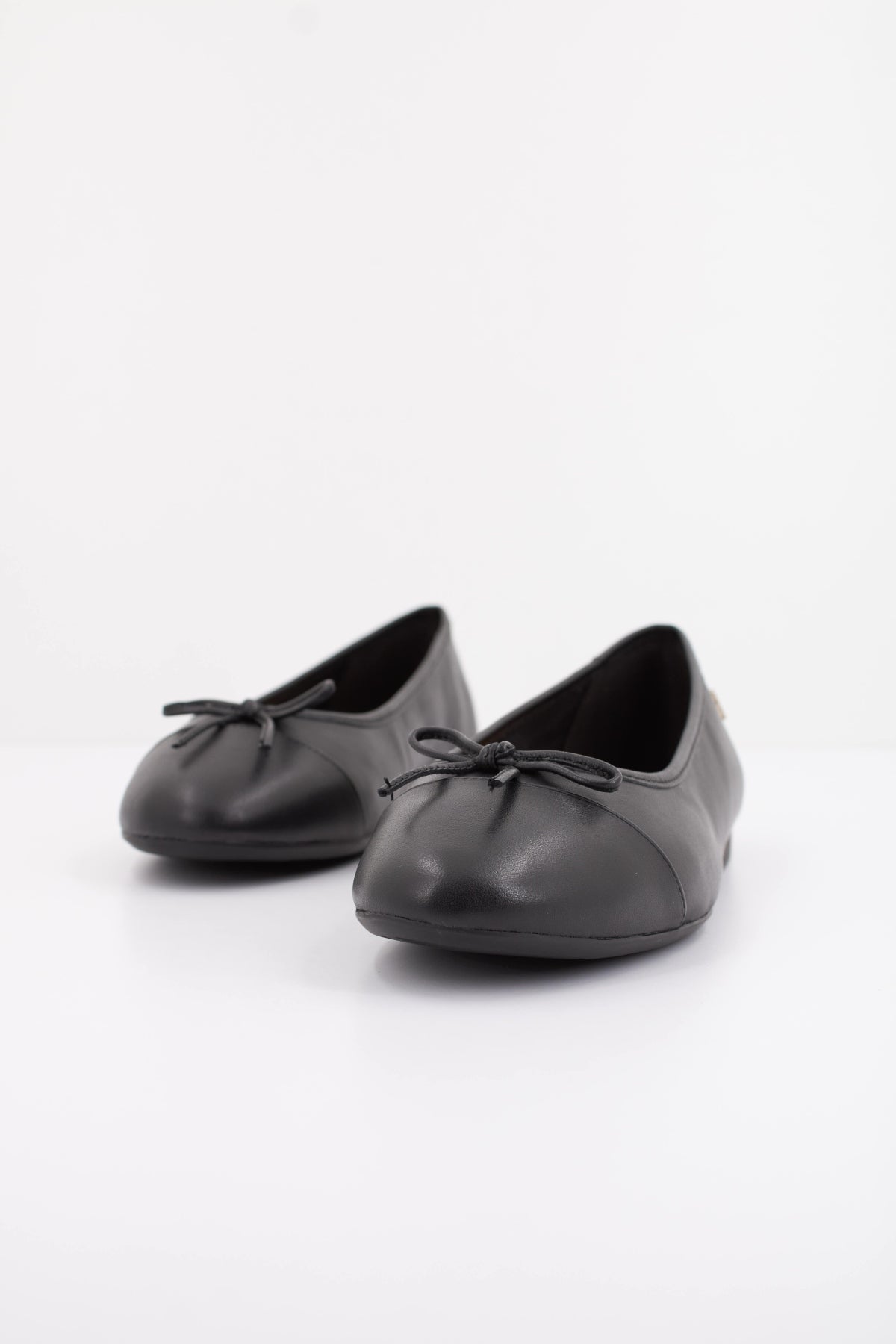 TOMMY HILFIGER MARTINA en color NEGRO (2)