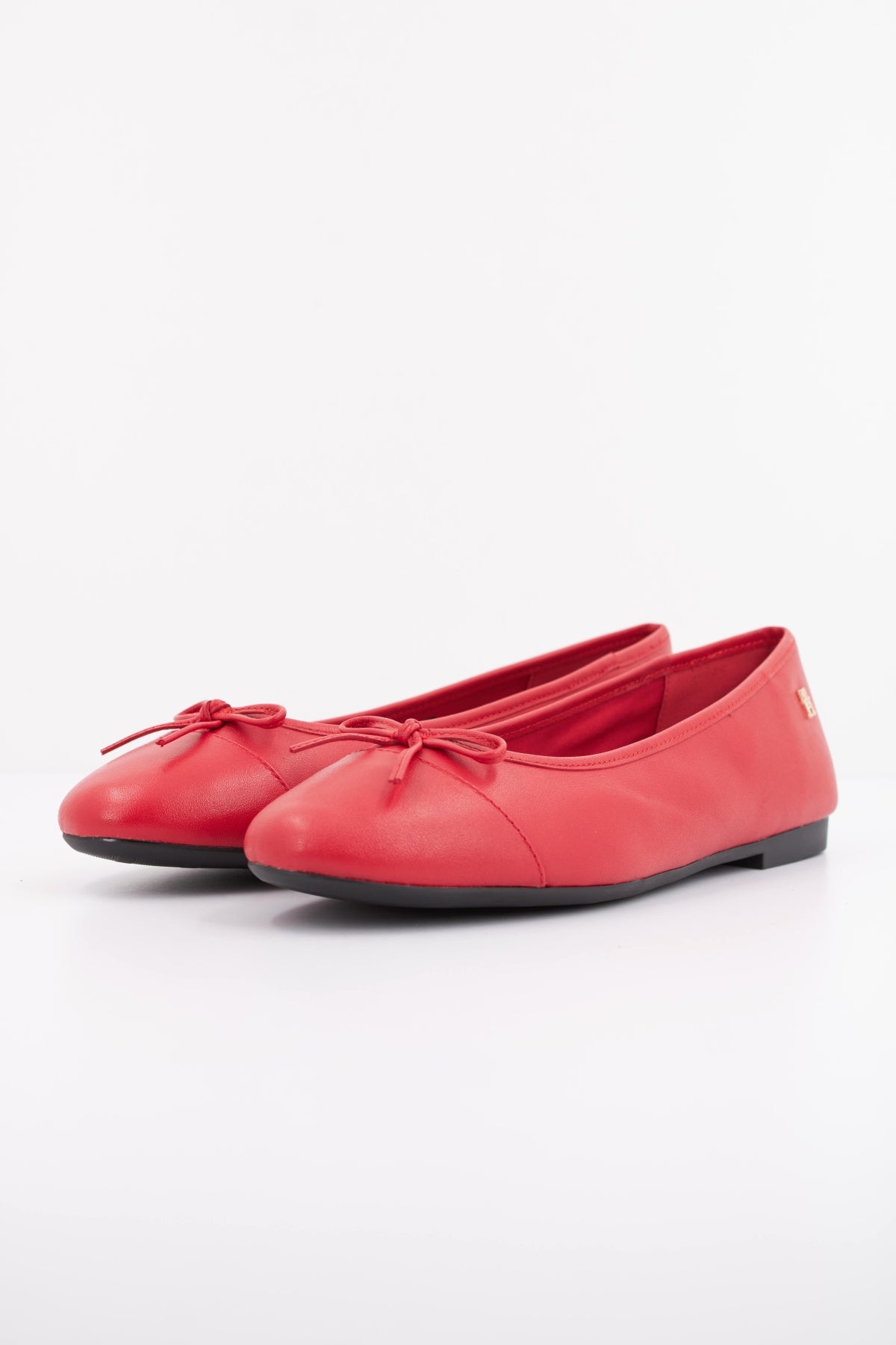 TOMMY HILFIGER MARTINA en color ROJO (2)