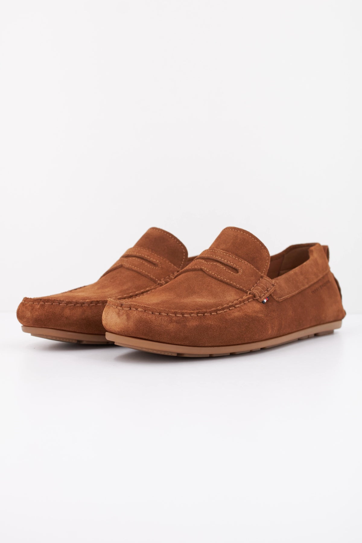 TOMMY HILFIGER CORE HILFIEGR SUEDE DRIVER en color MARRON (2)