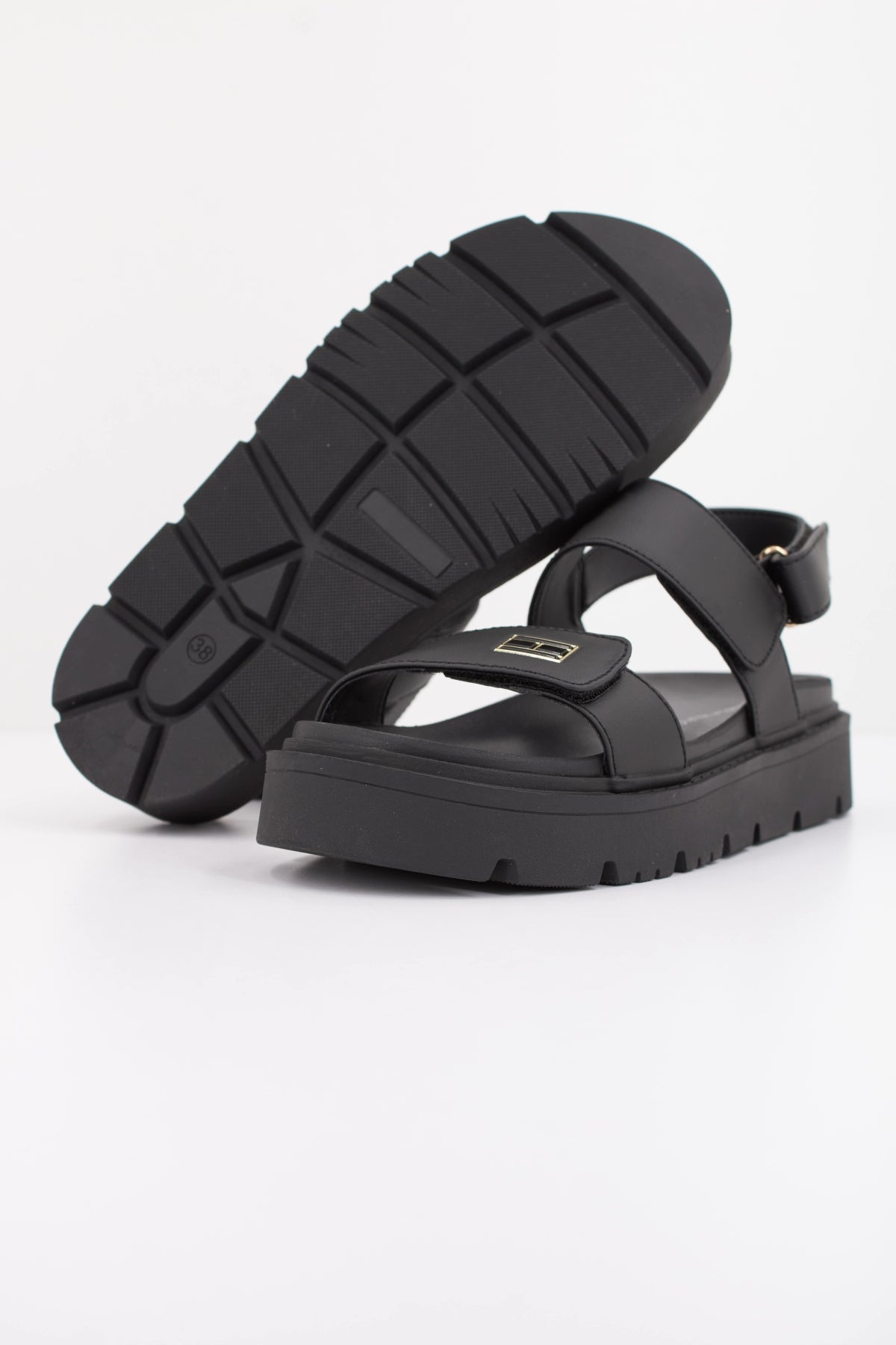 TOMMY HILFIGER SANDALIA TIRA ADHESIVA en color NEGRO (5)