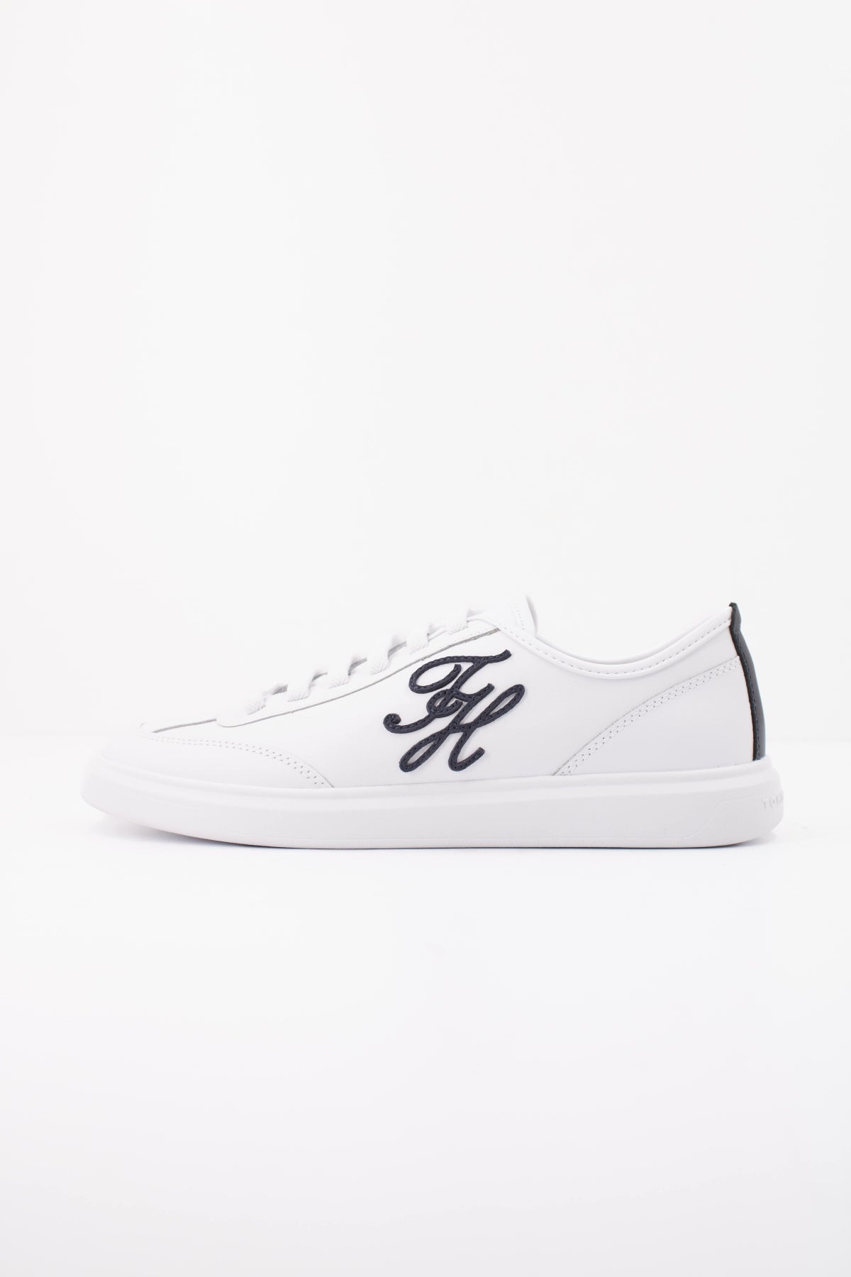 TOMMY HILFIGER ICON COURT LIGHT en color BLANCO (1)