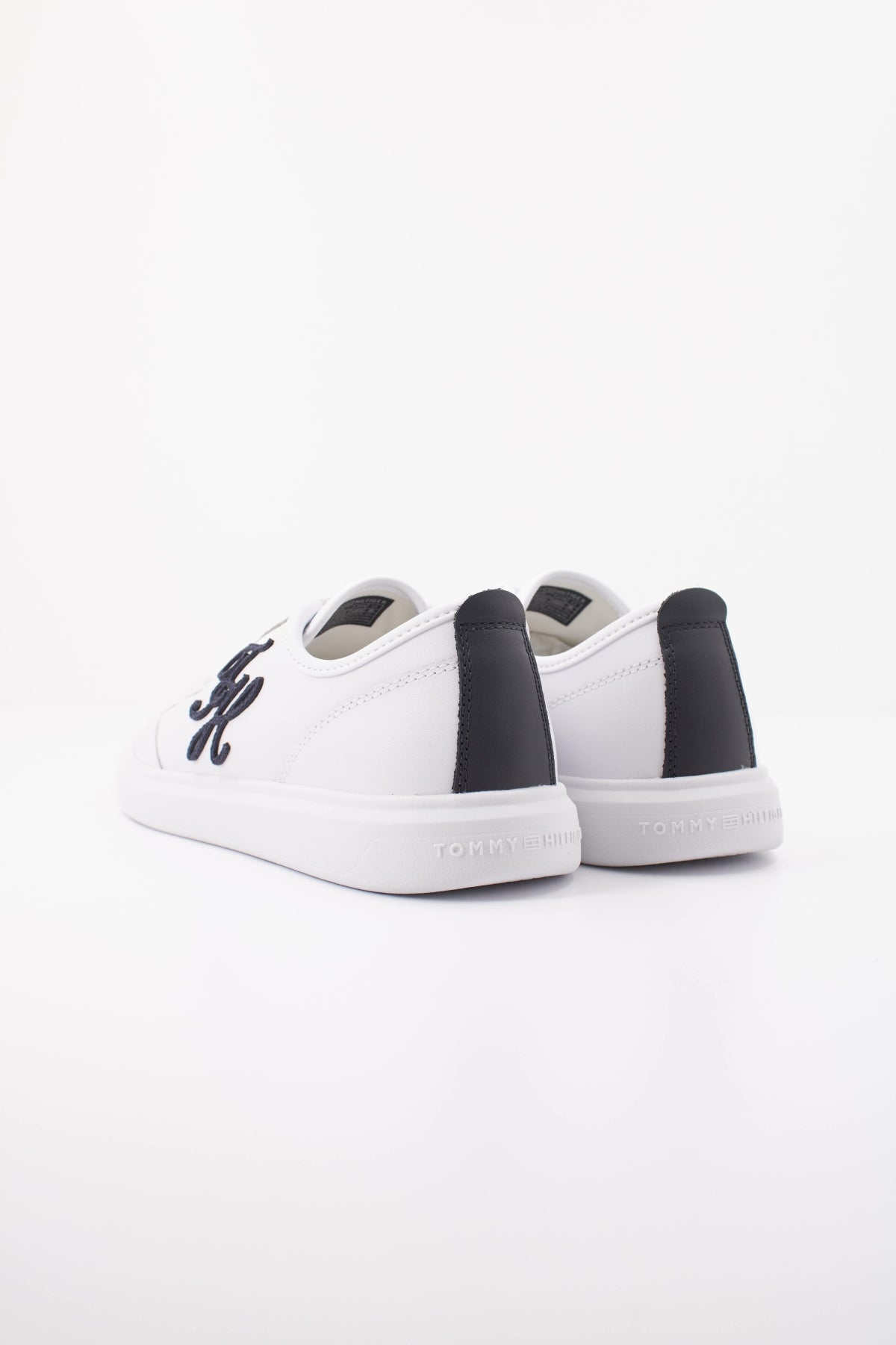 TOMMY HILFIGER ICON COURT LIGHT en color BLANCO (4)