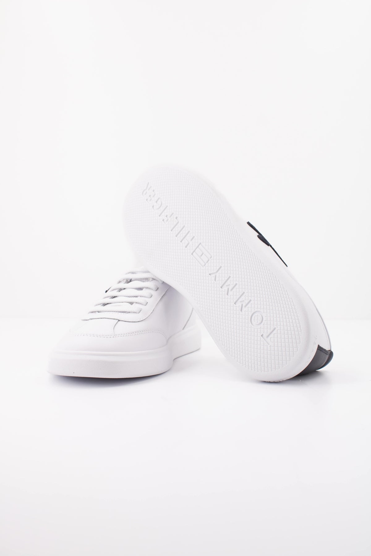 TOMMY HILFIGER ICON COURT LIGHT en color BLANCO (5)