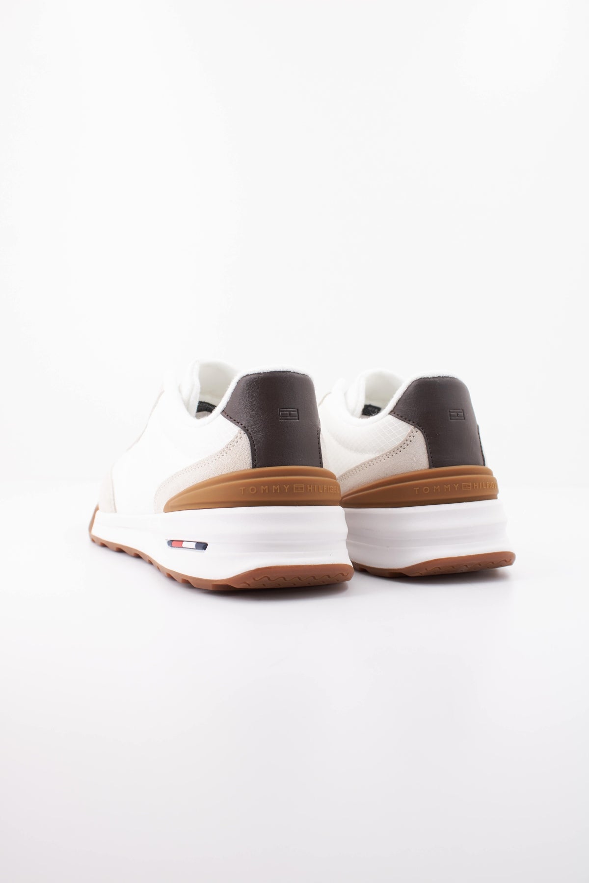 TOMMY HILFIGER RETRO RUNNER en color BLANCO (4)