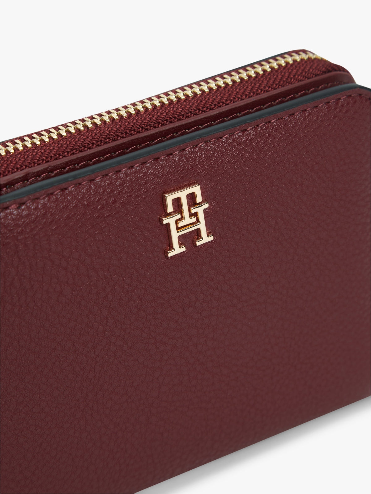 TOMMY HILFIGER AWAW TH ICON en color BURDEOS (4)
