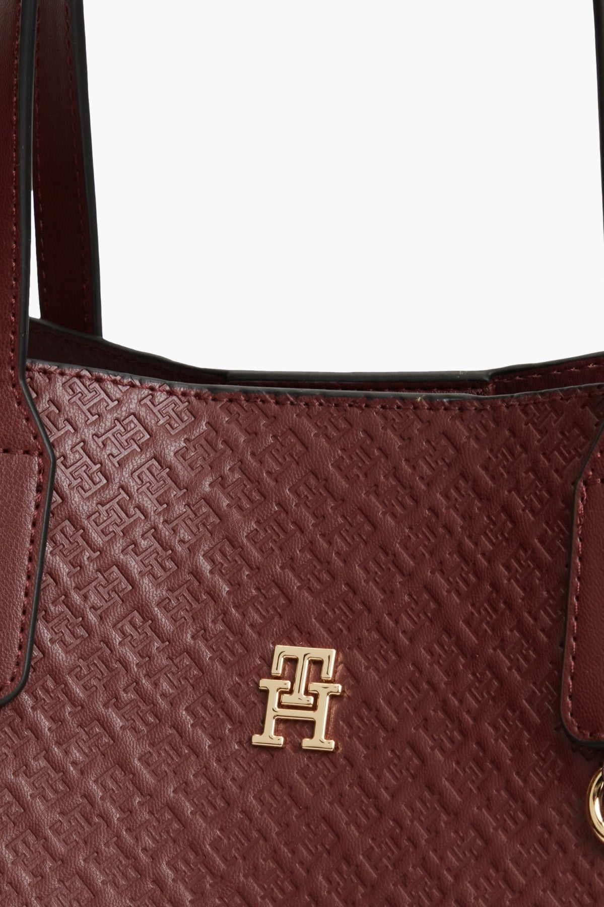 TOMMY HILFIGER AWAW TH ICON SATCHEL MONO en color BURDEOS (4)