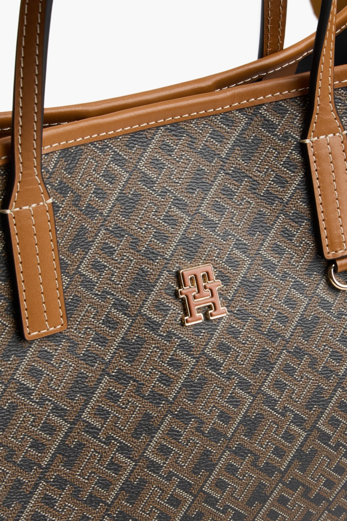 TOMMY HILFIGER AWAW TH MONOPLAY SATCHEL en color MARRON (3)