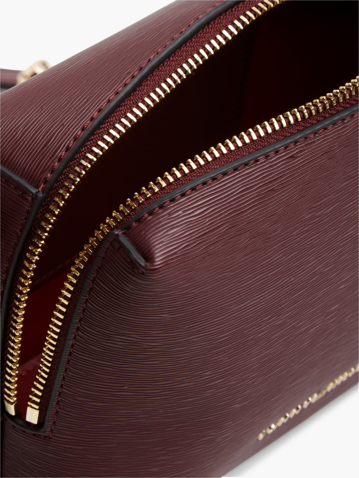 TOMMY HILFIGER AWAW TH MODERN CAMERA BAG en color BURDEOS (3)
