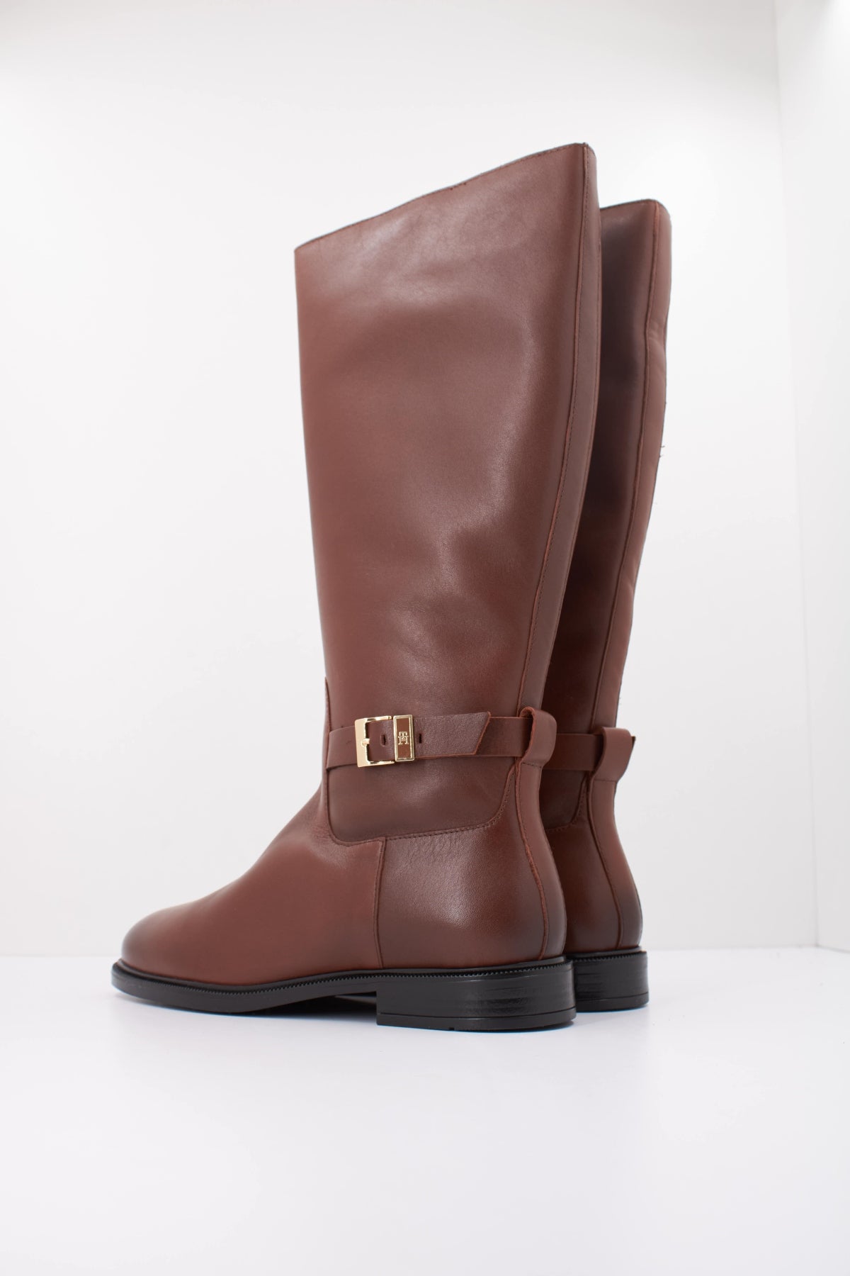 TOMMY HILFIGER FWFW BUCKLE LEATHER KNEE BOOT en color MARRON (4)