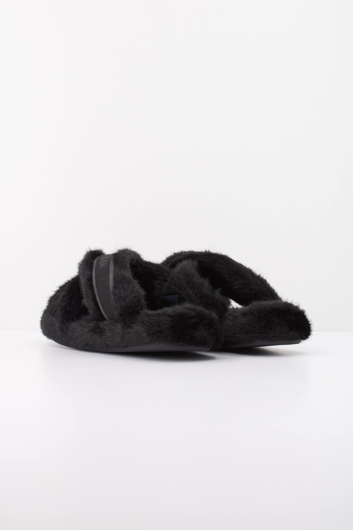 TOMMY HILFIGER FWFW TH FEMININE HOUSE SHOES en color NEGRO (4)