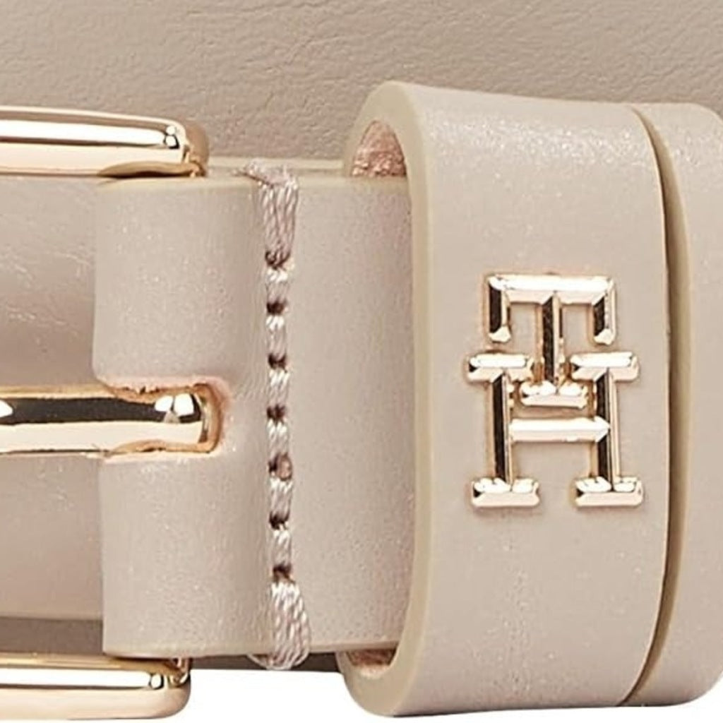 TOMMY HILFIGER AWAW ESSENTIAL EFFORTLESS . en color BEIS (6)