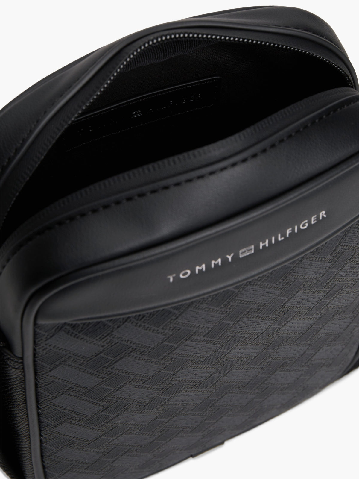 TOMMY HILFIGER TH MODERN MONOGRAM MINI REPORTER en color NEGRO (3)