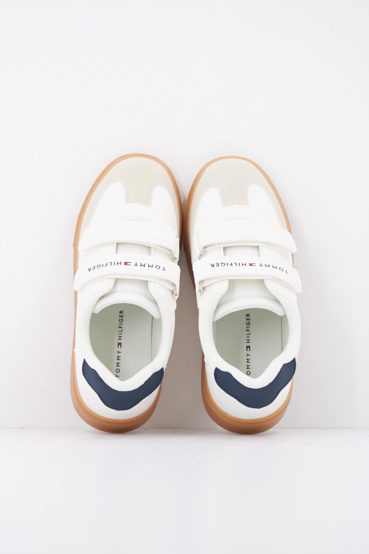 TOMMY HILFIGER LOW CUT VELCRO SNEAKER en color BLANCO (3)