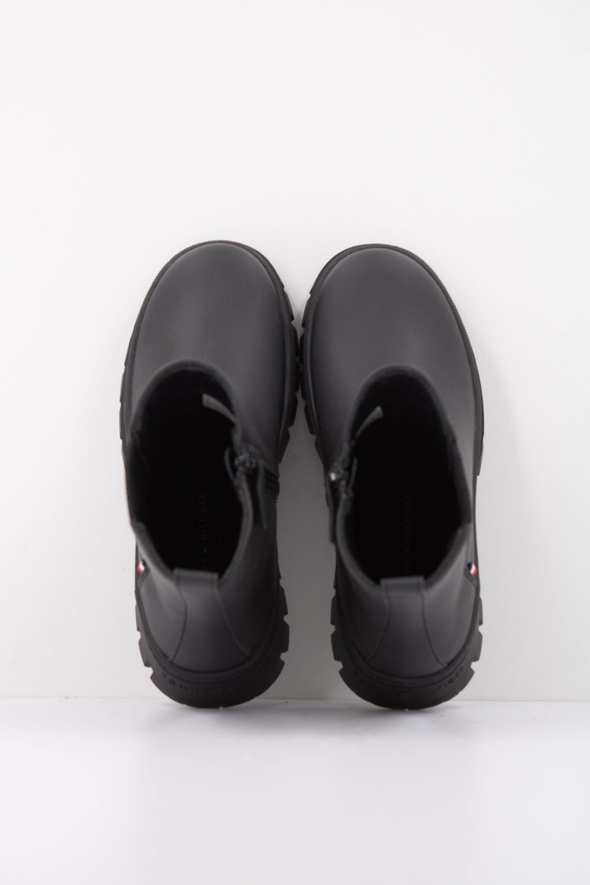 TOMMY HILFIGER CHELSEA BOOT en color NEGRO (3)