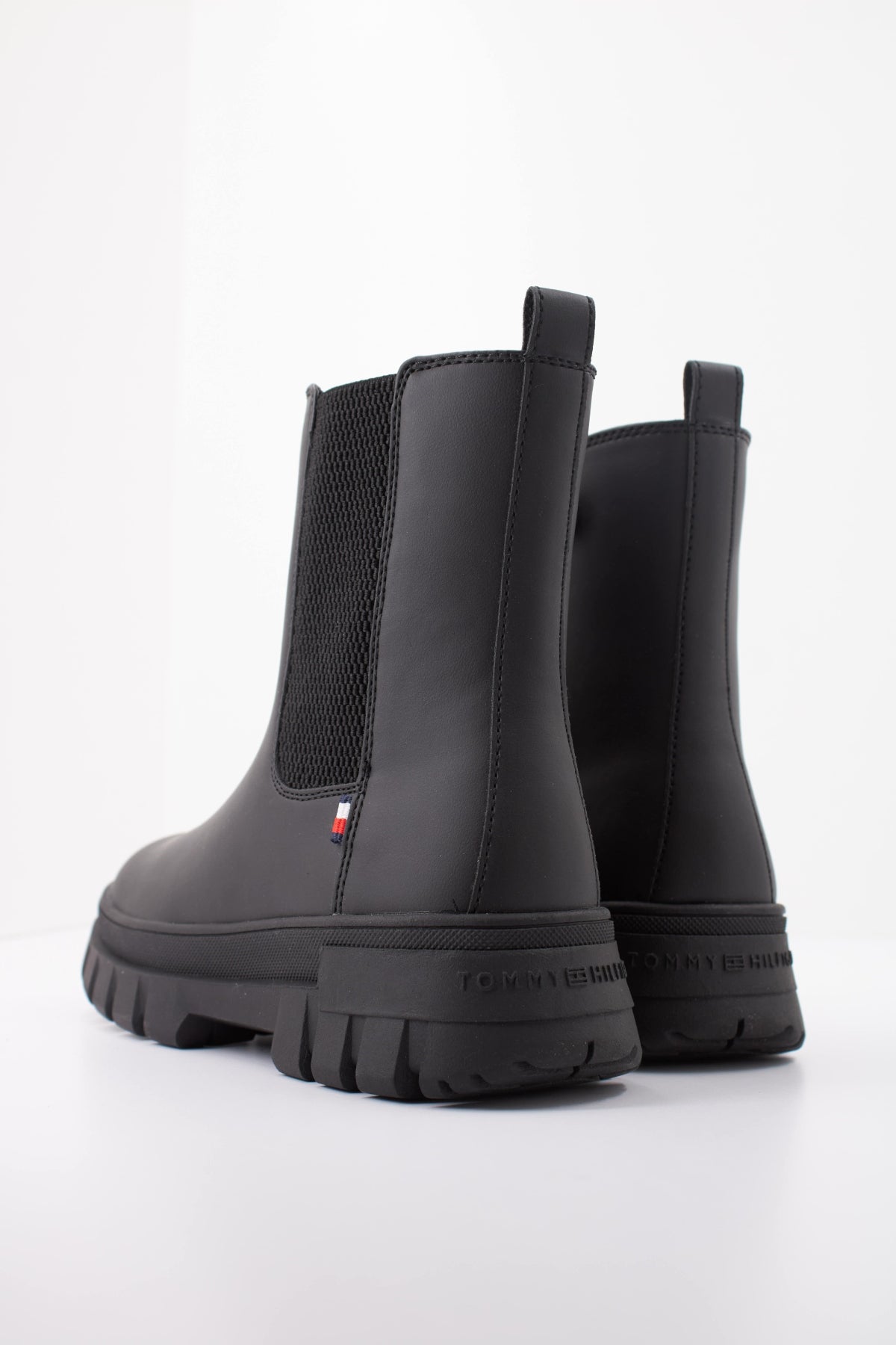 TOMMY HILFIGER CHELSEA BOOT en color NEGRO (4)