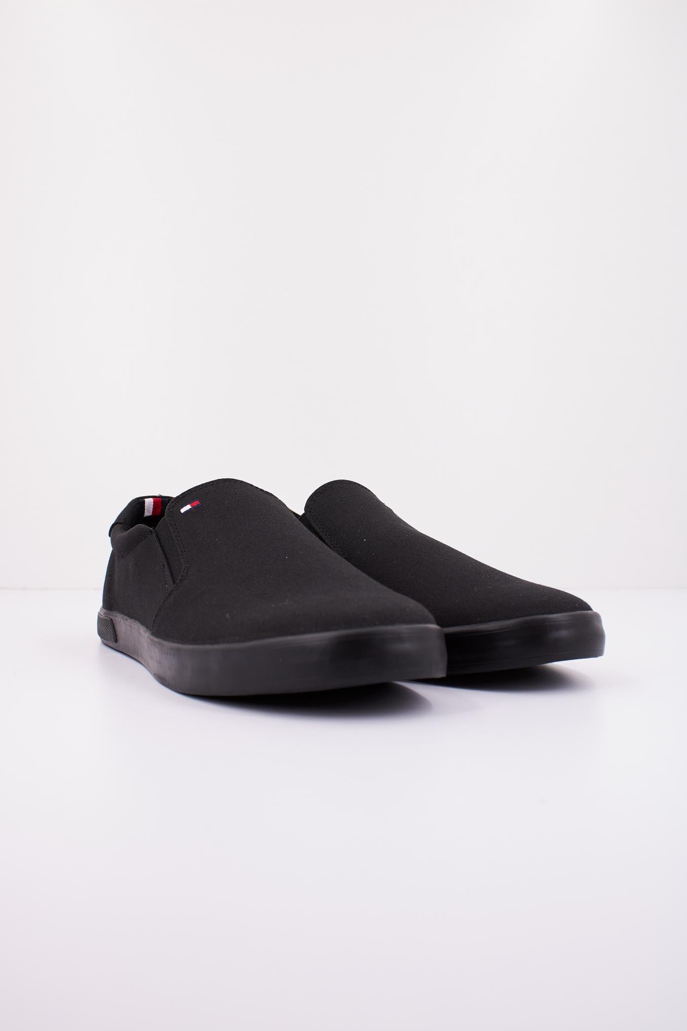 TOMMY HILFIGER HARLOW D en color NEGRO (2)