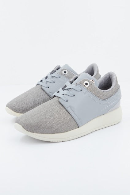 TOMMY HILFIGER SAMANTHA C en color GRIS (1)