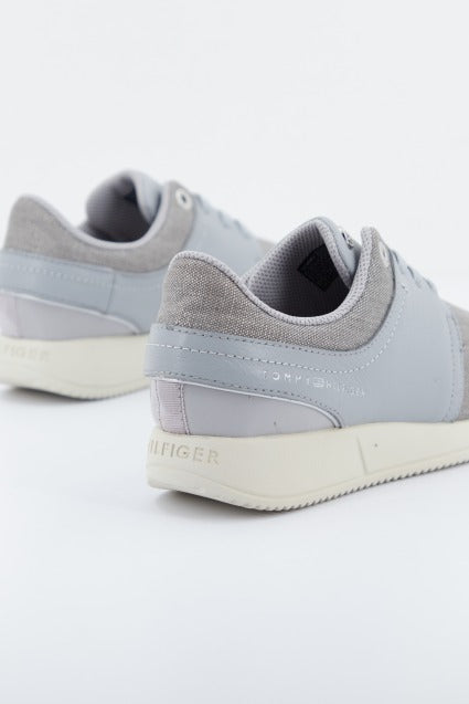 TOMMY HILFIGER SAMANTHA C en color GRIS (2)