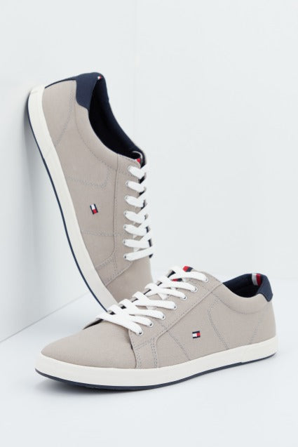 TOMMY HILFIGER FMFM en color MARRON CLARO (1)