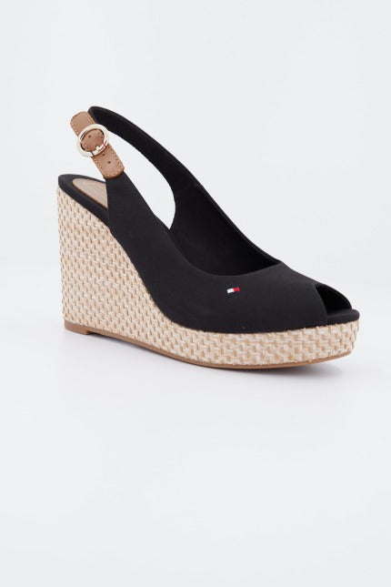 TOMMY HILFIGER ICONIC ELENA BASIC SLING en color NEGRO (1)