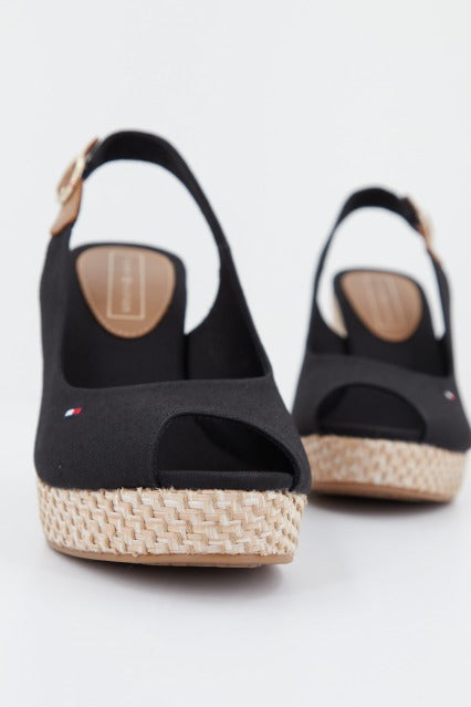 TOMMY HILFIGER ICONIC ELENA BASIC SLING en color NEGRO (4)