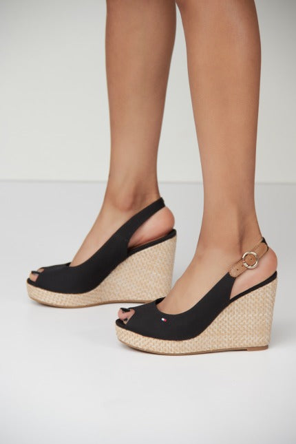 TOMMY HILFIGER ICONIC ELENA BASIC SLING en color NEGRO (5)