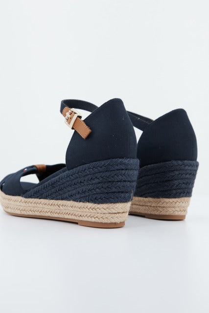 TOMMY HILFIGER BASIC OPEN TOE MID WEDGE en color AZUL (4)