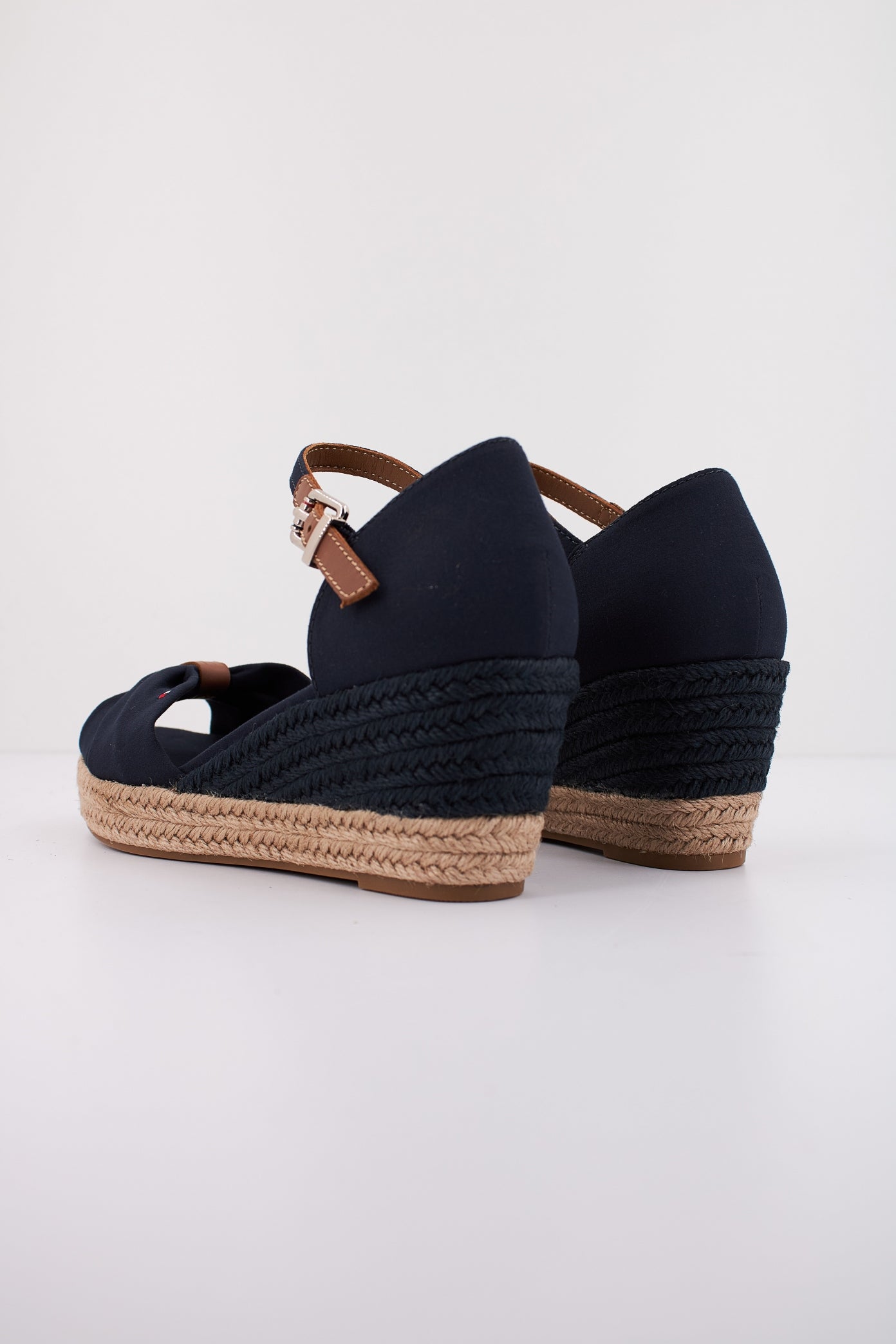 TOMMY HILFIGER BASIC OPEN TOE MID WEDGE en color AZUL (3)