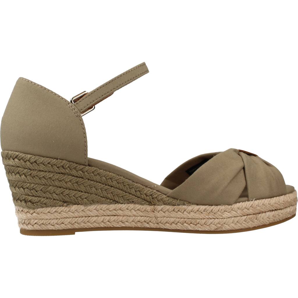 TOMMY HILFIGER BASIC OPEN TOE MID WEDGE en color VERDE (4)