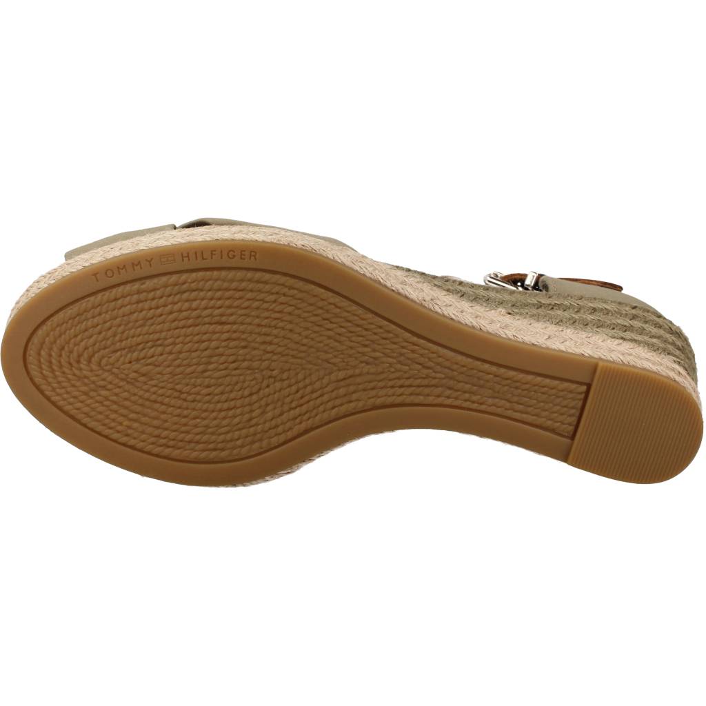 TOMMY HILFIGER BASIC OPEN TOE MID WEDGE en color VERDE (6)