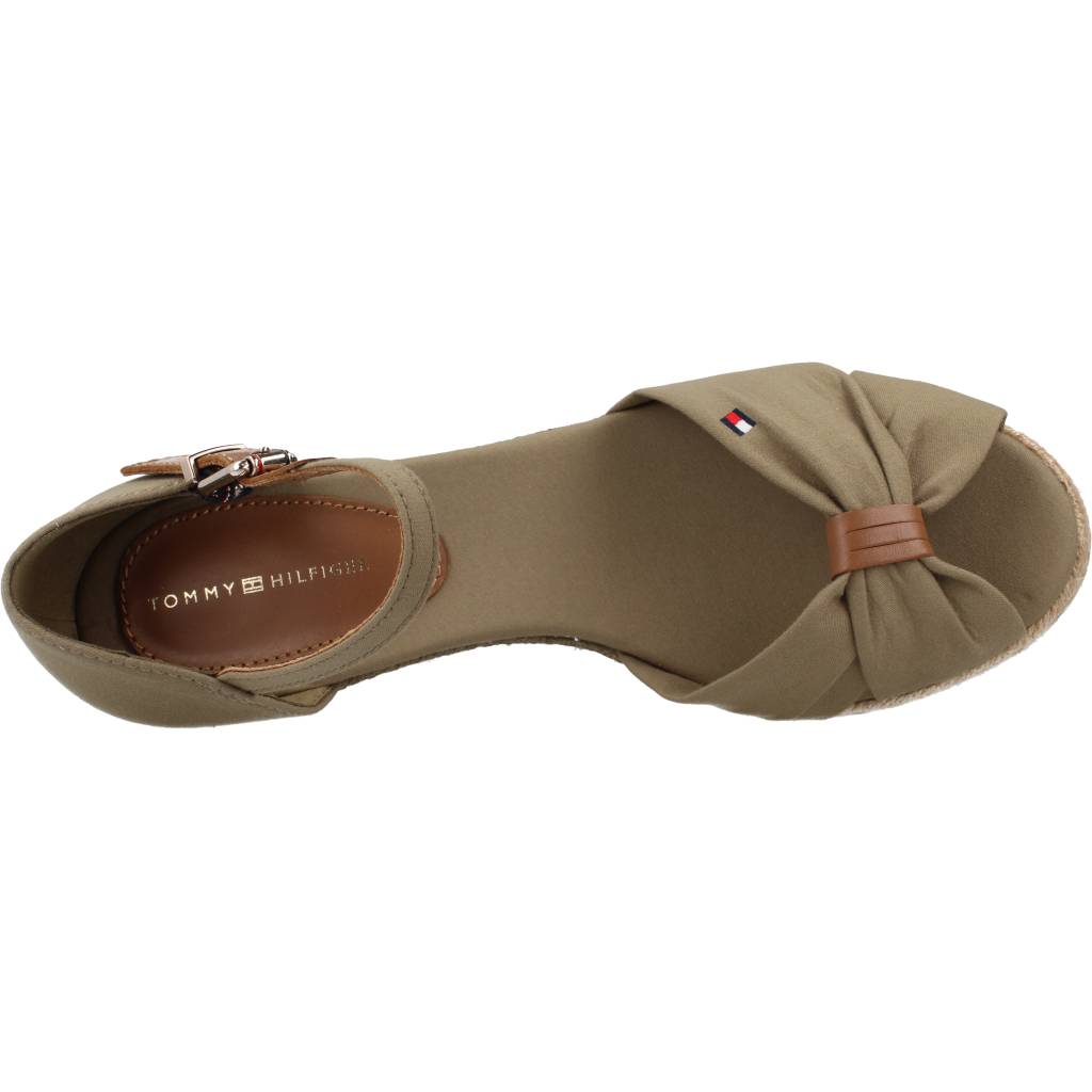 TOMMY HILFIGER BASIC OPEN TOE MID WEDGE en color VERDE (7)